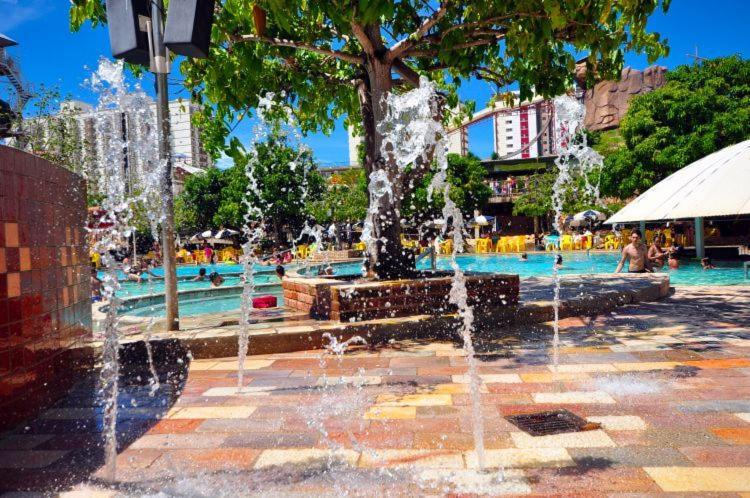 Apartamento Piazza Acqua Park Caldas Novas Exterior foto